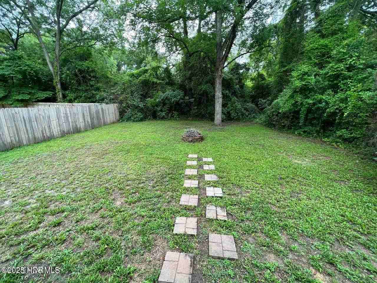 1050 W Indiana Ave - Photo 4 of 10