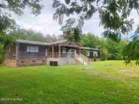 118 April Ln - Photo 1 of 1