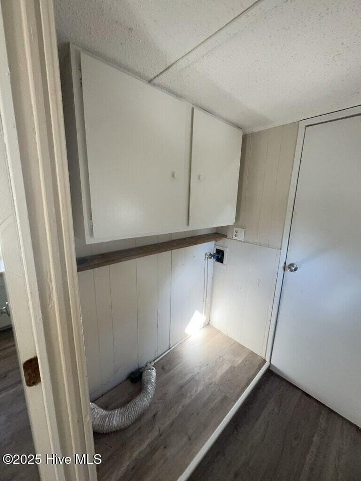 141 Denise Dr - Photo 7 of 9