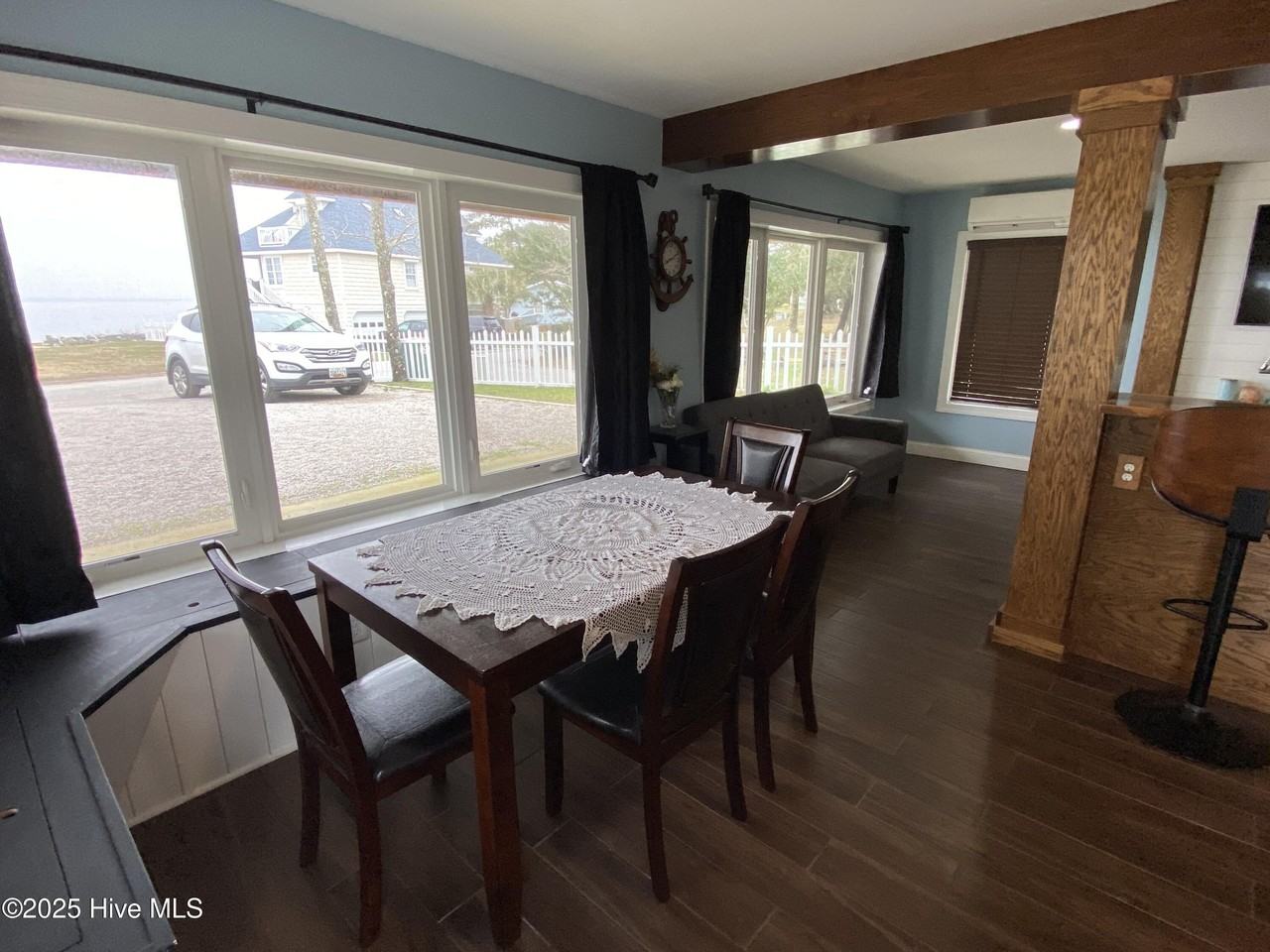 247 Shore Dr - Photo 5 of 22