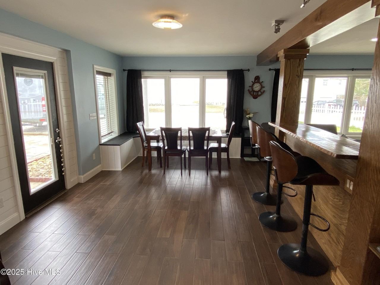 247 Shore Dr - Photo 6 of 22