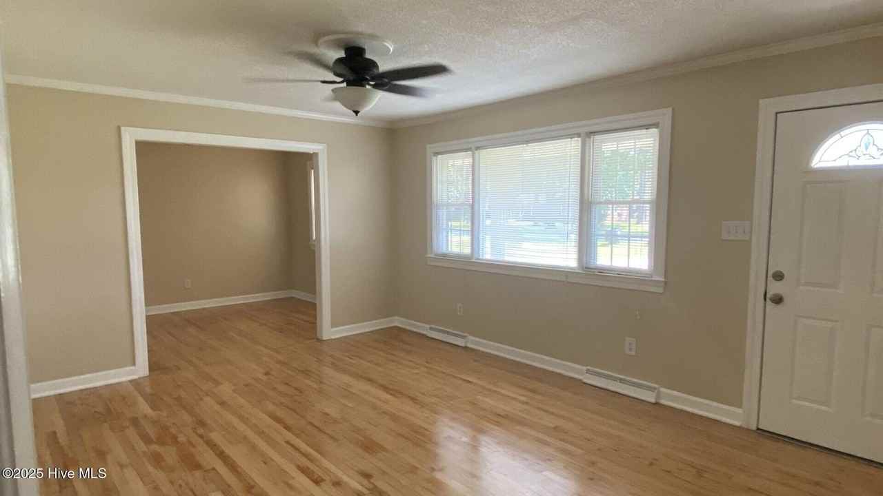 461 Lora Ln - Photo 2 of 12