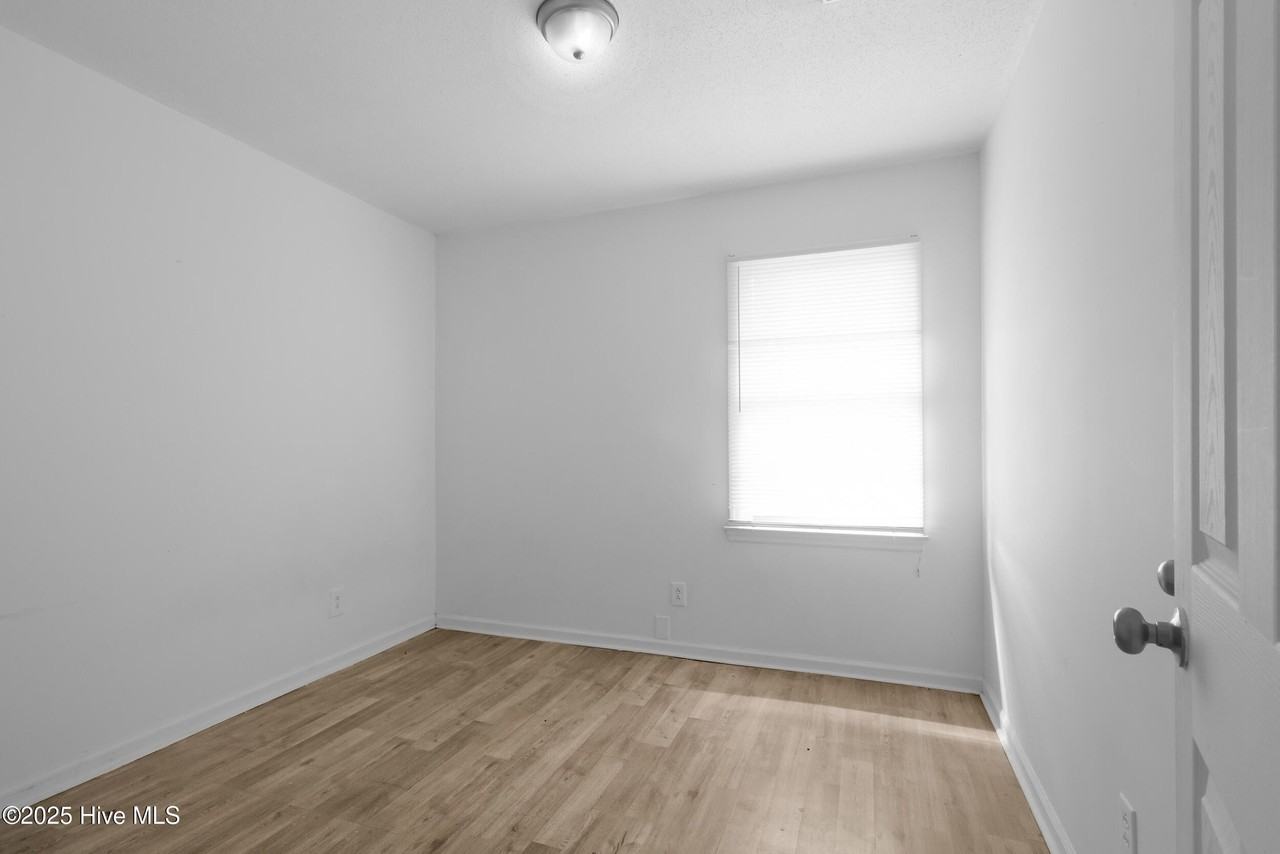 1800 Carver St - Photo 6 of 15