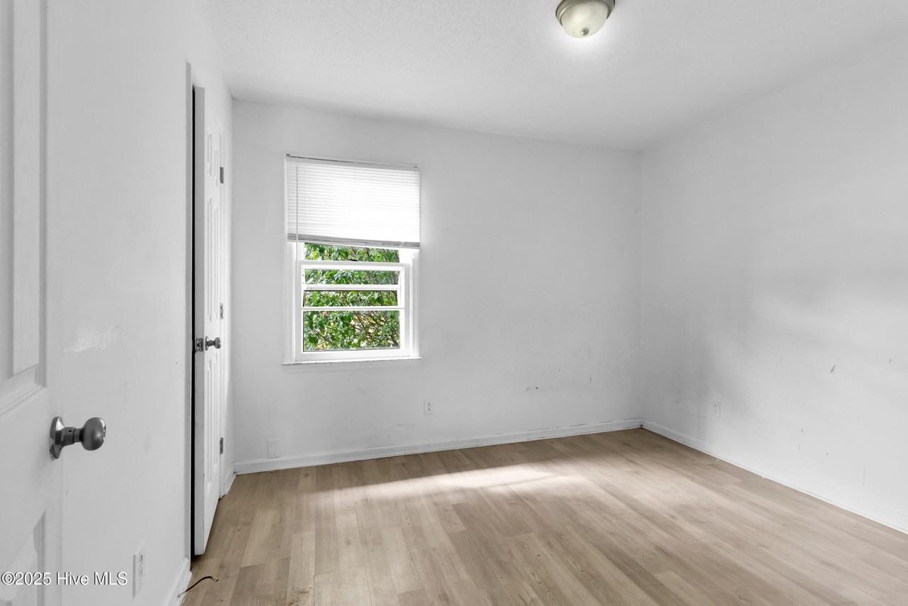 1800 Carver St - Photo 7 of 15