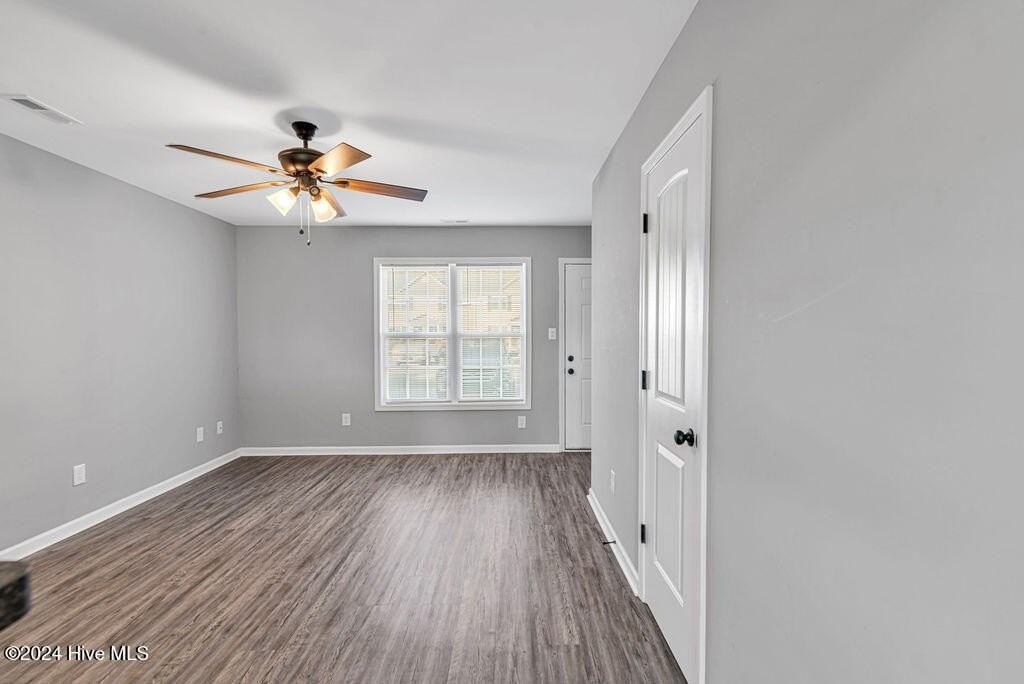 129 Cornerstone Dr - Photo 4 of 17