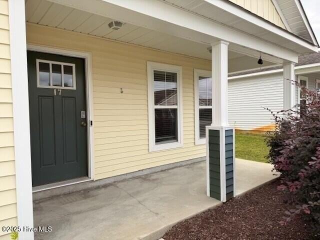 17 Biscayne Dr - Photo 2 of 21