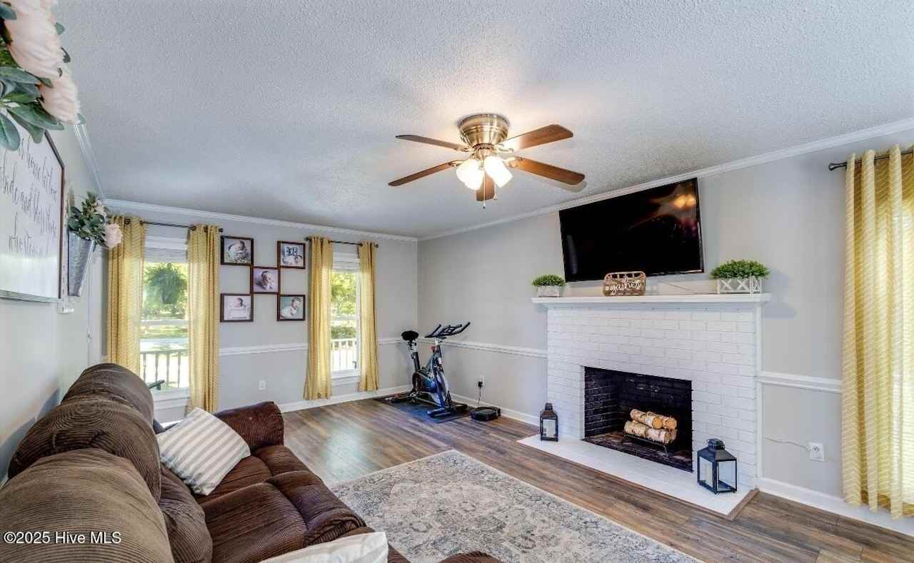 2232 Valley Drive - Photo 7 of 22