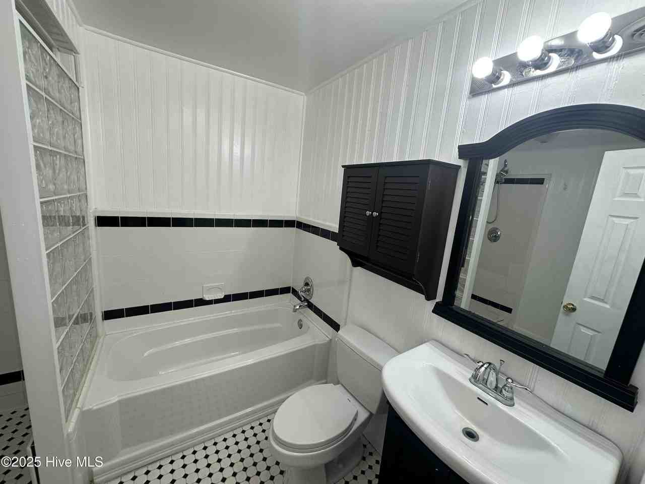 311 N Atlantic Ave - Photo 7 of 13