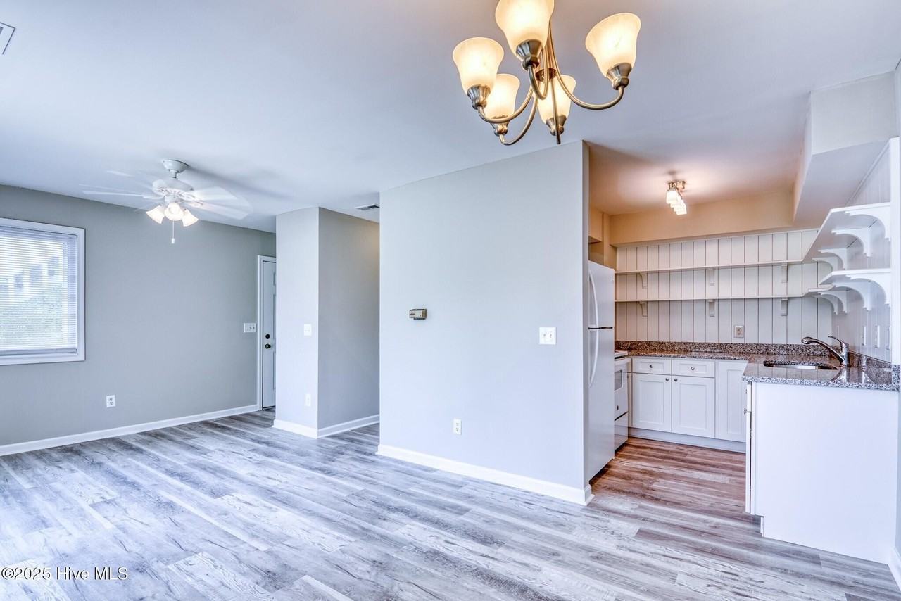 39 Roberts Rd Apt 2 #2 - Photo 2 of 14