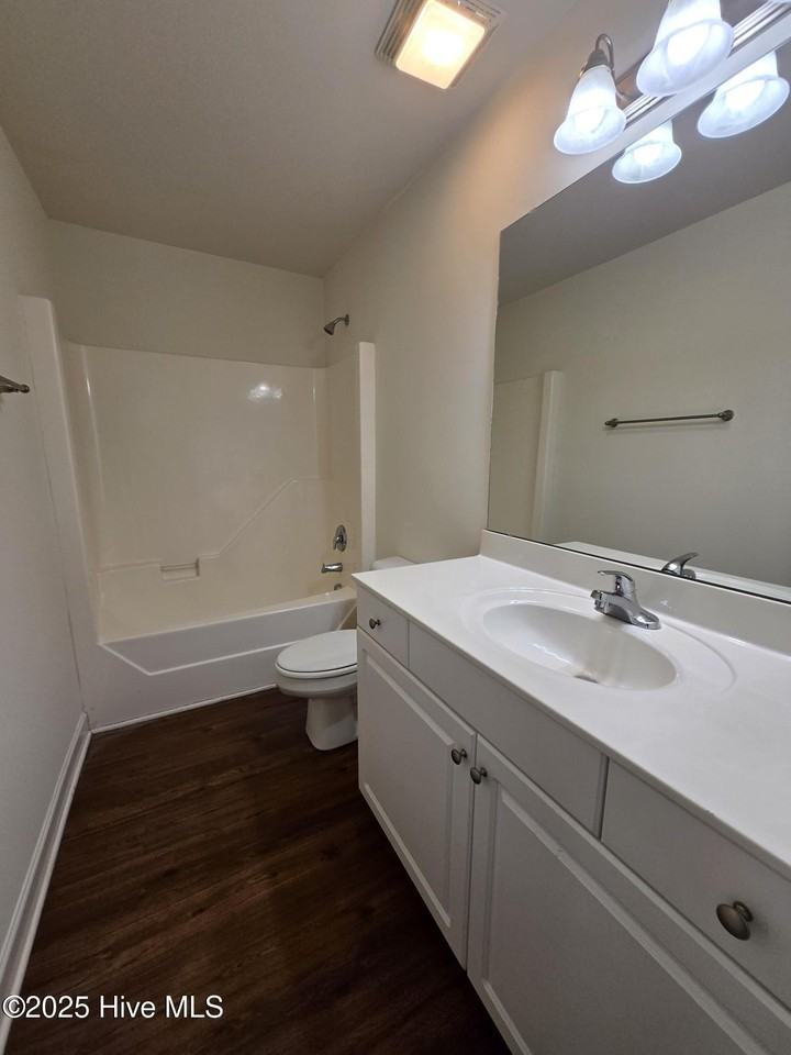 208 Durango Pl - Photo 5 of 16