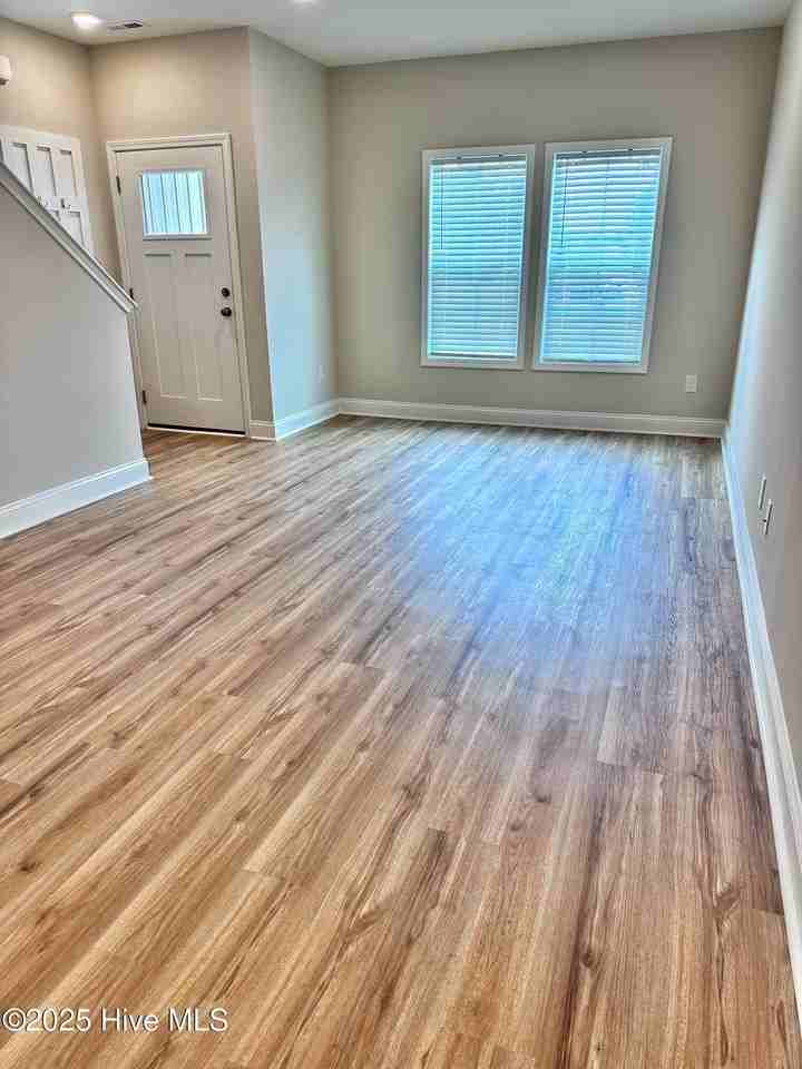 175 Loren Rd - Photo 4 of 21