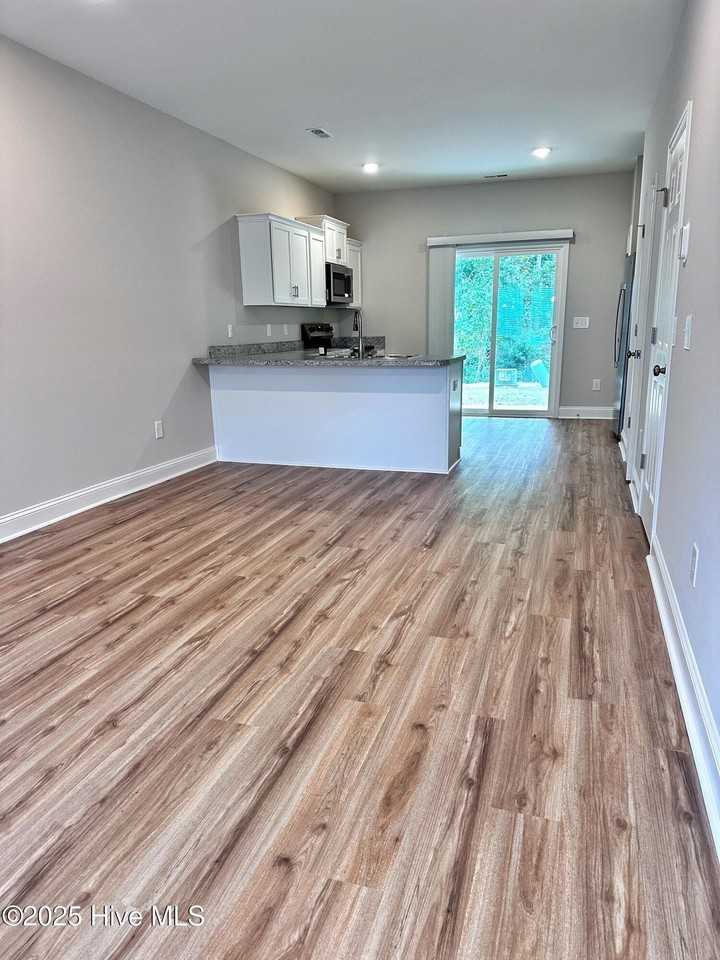 175 Loren Rd - Photo 6 of 21