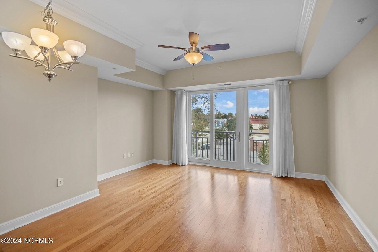 235 235 Sky Sail Boulevard - Photo 7 of 27