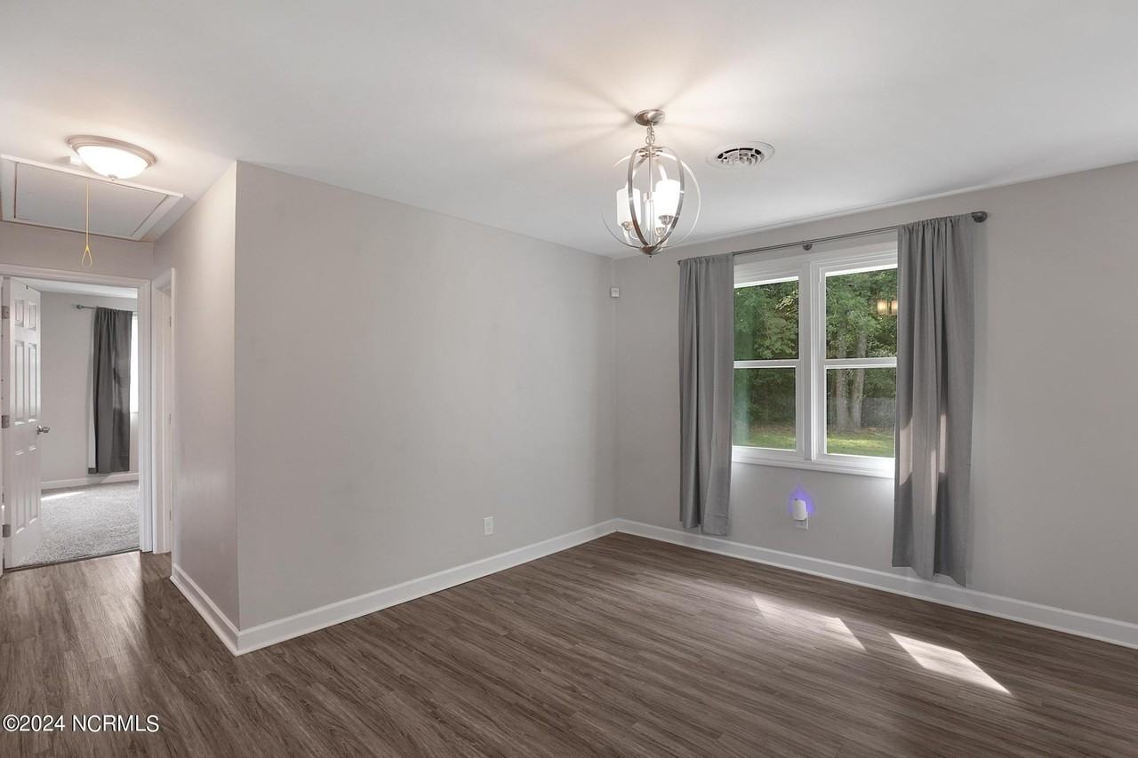 309 Cole Dr - Photo 5 of 21