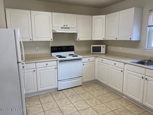 316 Hillsdale Drive - Photo 4 of 19