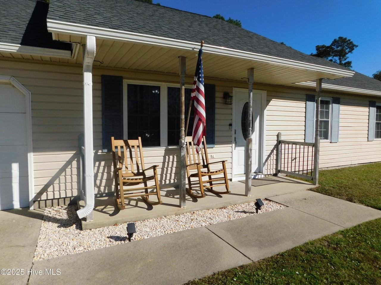 125 Green Tree Ln - Photo 2 of 18