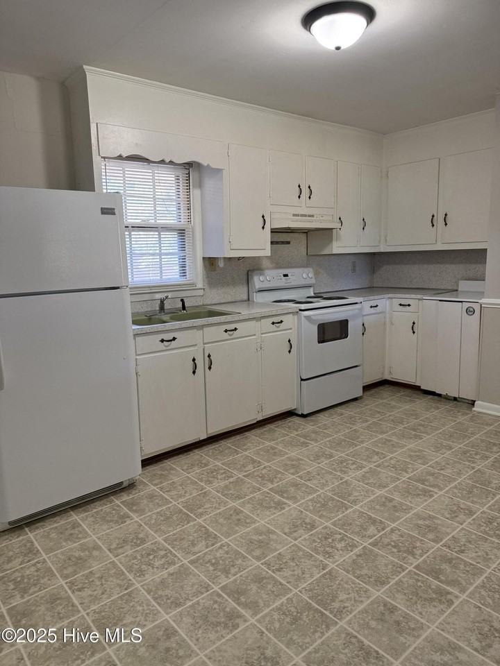 4358 Eastern Pines Rd Apt 25 #25 - Photo 3 of 7