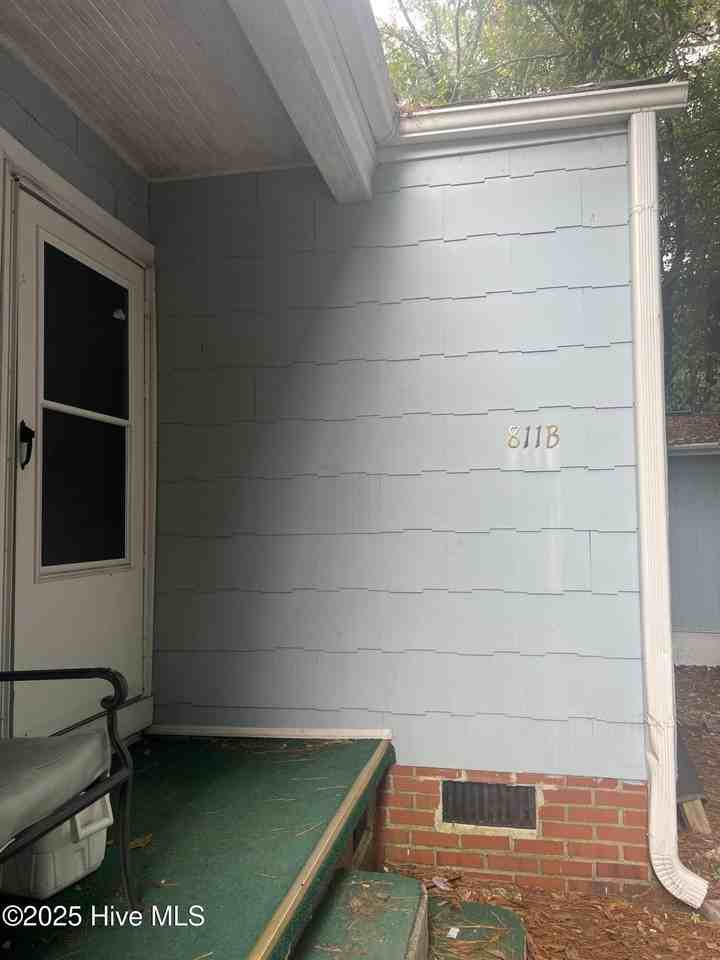 811 E 1st St - Photo 2 of 15