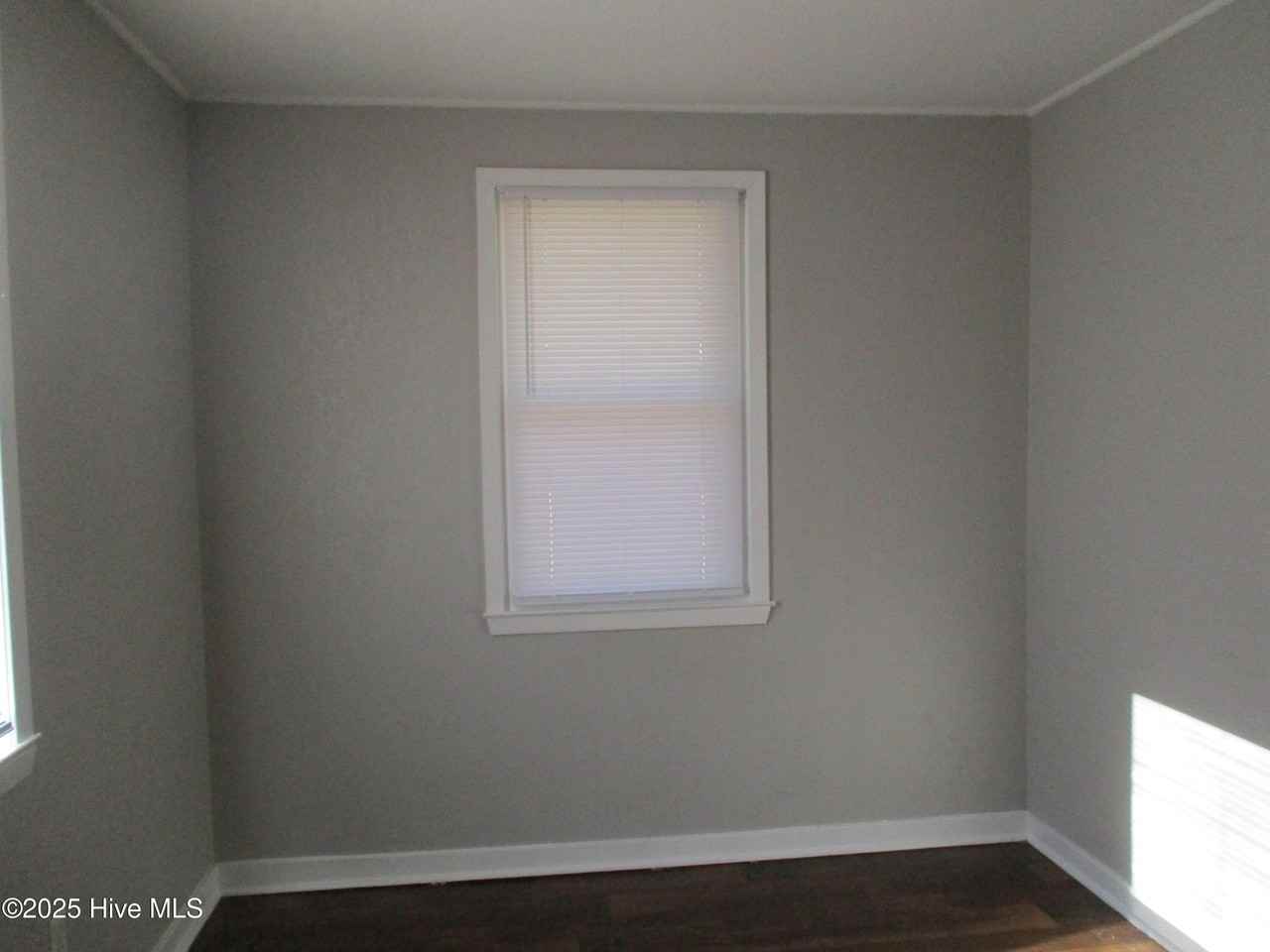 1221 Davis Street - Photo 4 of 5