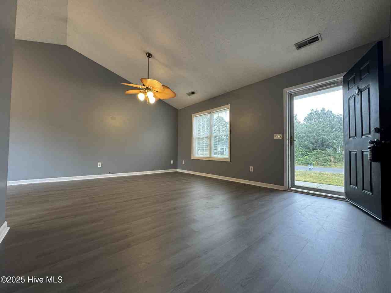 322 Tangle Oaks Court Southeast - Photo 4 of 21