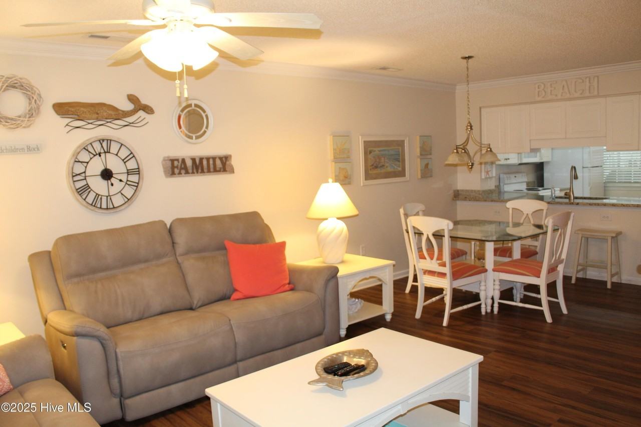 701 1st Ave S Apt 32 #32 - Photo 2 of 13