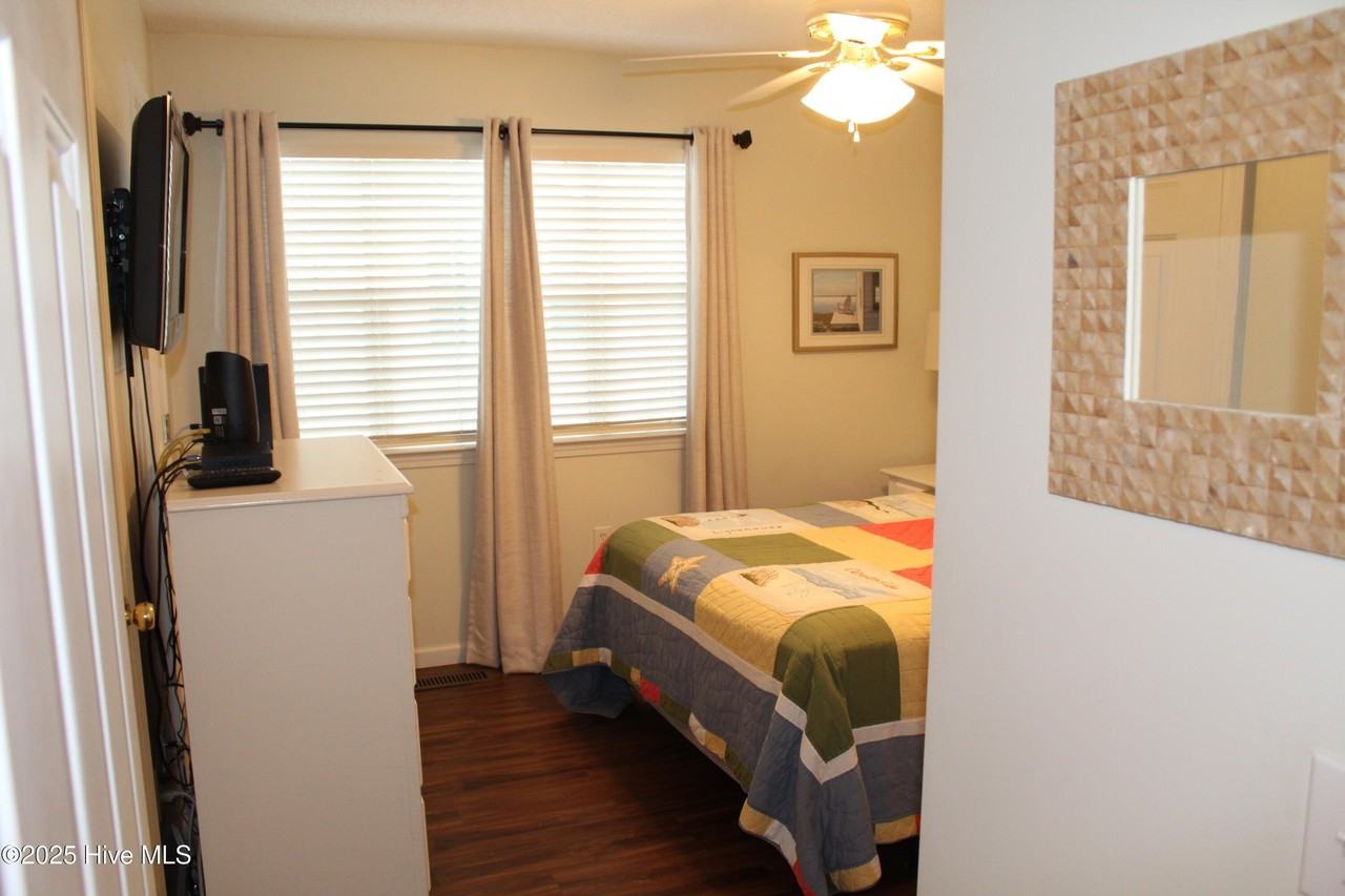 701 1st Ave S Apt 32 #32 - Photo 6 of 13