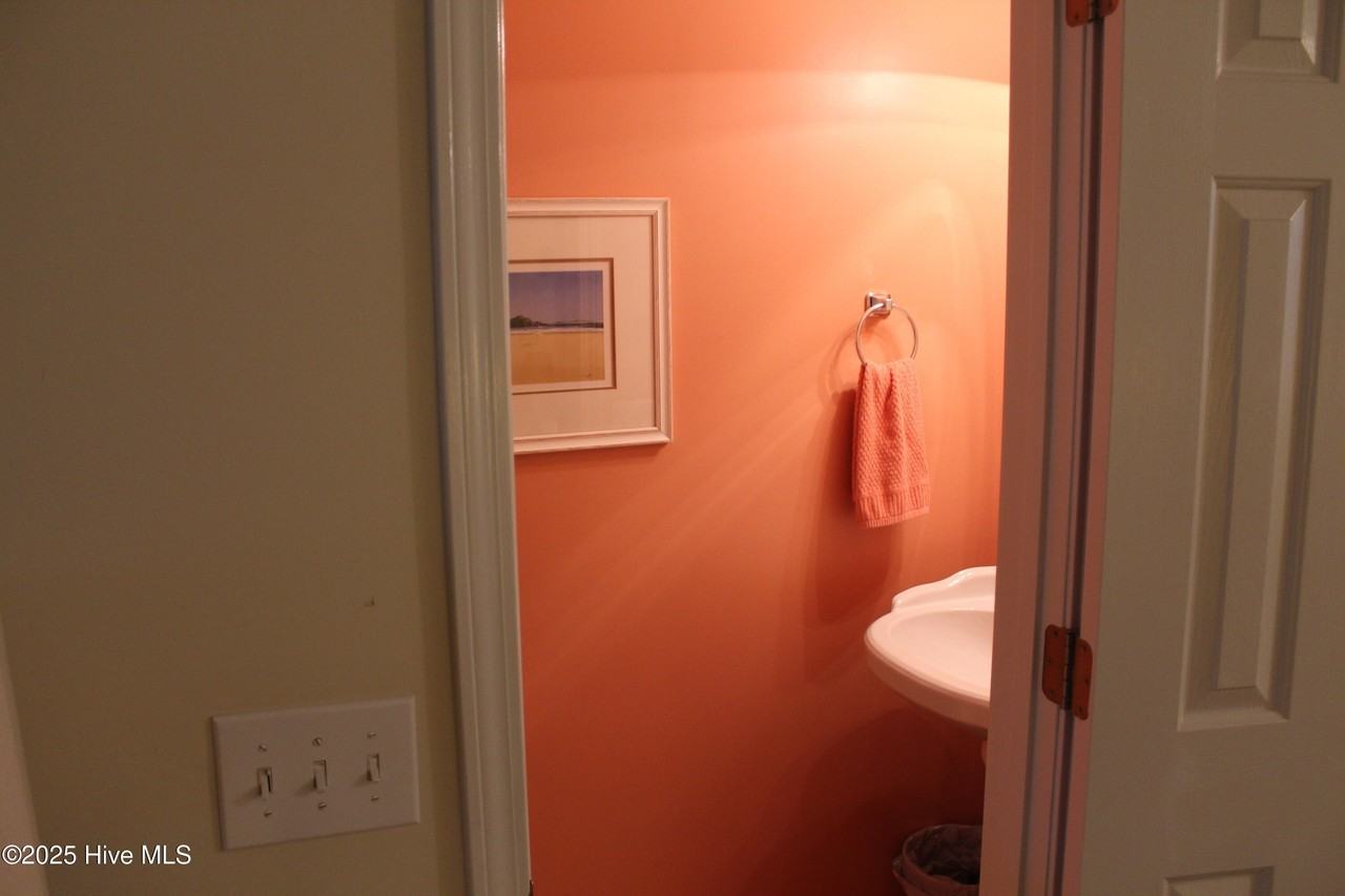 701 1st Ave S Apt 32 #32 - Photo 7 of 13