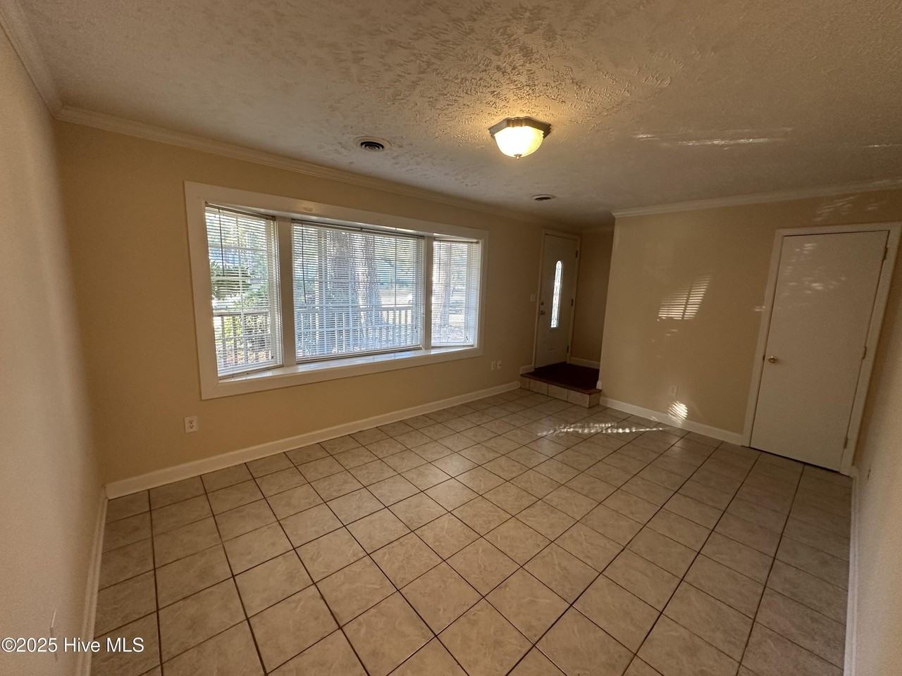 422 E Leonard St Unit B #B - Photo 2 of 7