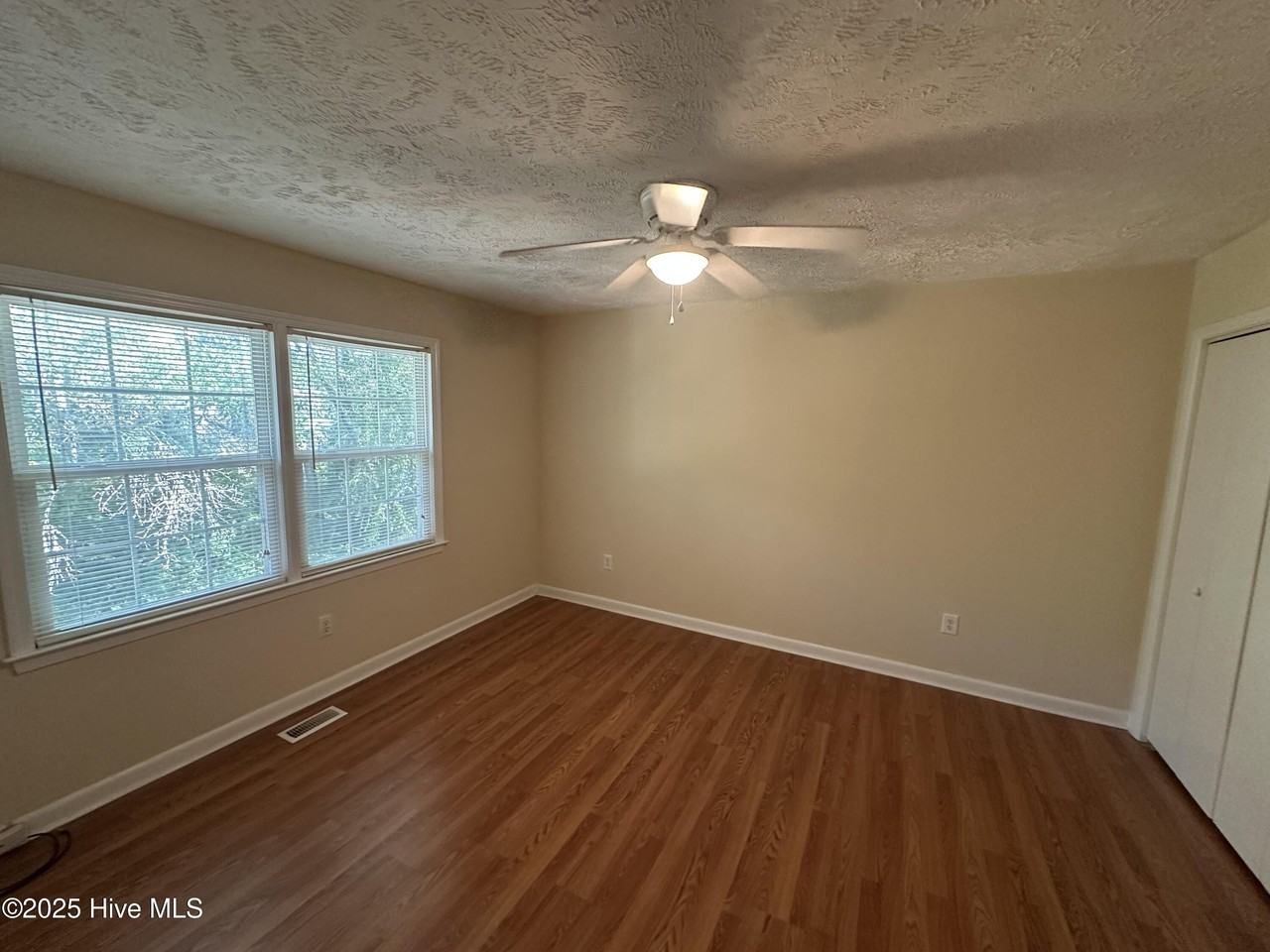 422 E Leonard St Unit B #B - Photo 4 of 7