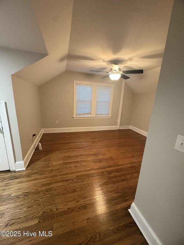 100 Atlantic Christian Col Dr W - Photo 5 of 14