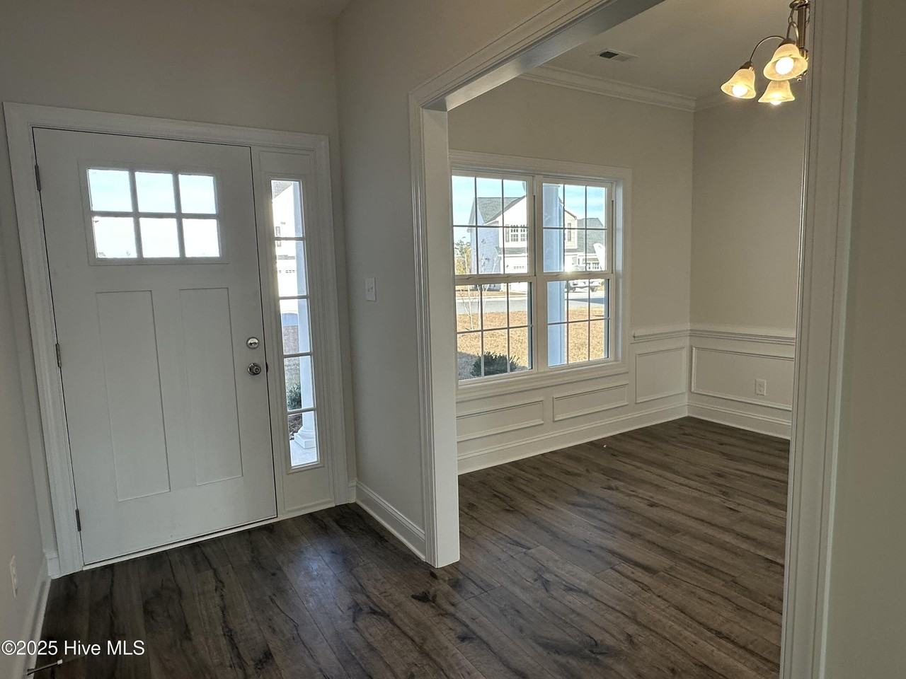 2029 Bluewater Blvd - Photo 4 of 30