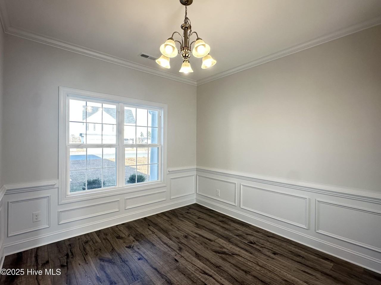 2029 Bluewater Blvd - Photo 5 of 30