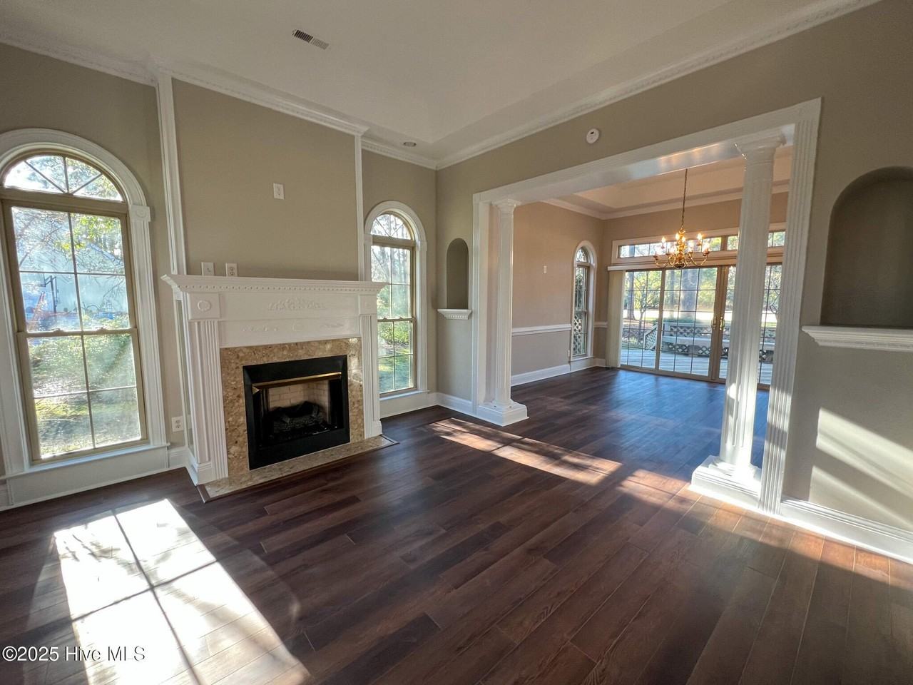 203 Westchester Dr - Photo 3 of 31