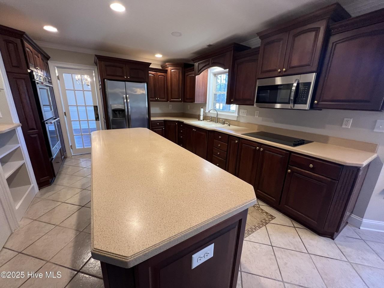 203 Westchester Dr - Photo 5 of 31