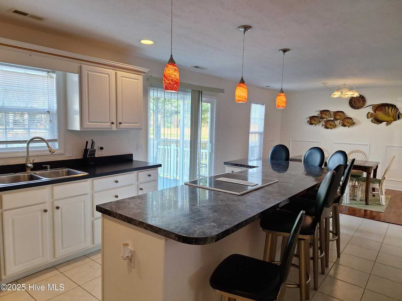 100 Madison Bay Dr - Photo 5 of 23