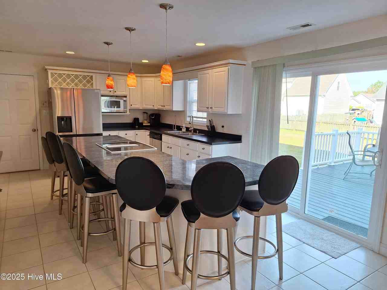 100 Madison Bay Dr - Photo 6 of 23