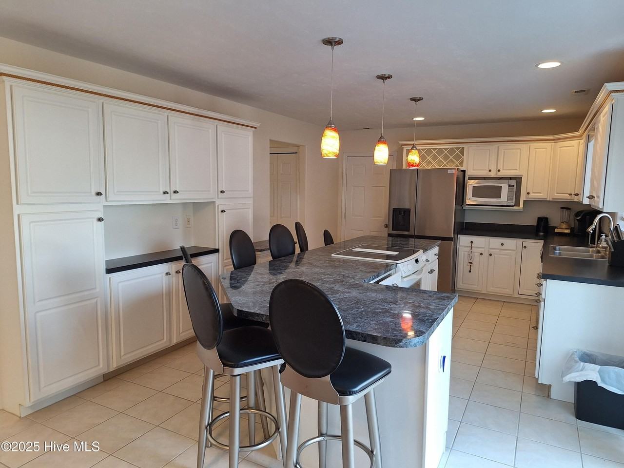 100 Madison Bay Dr - Photo 7 of 23