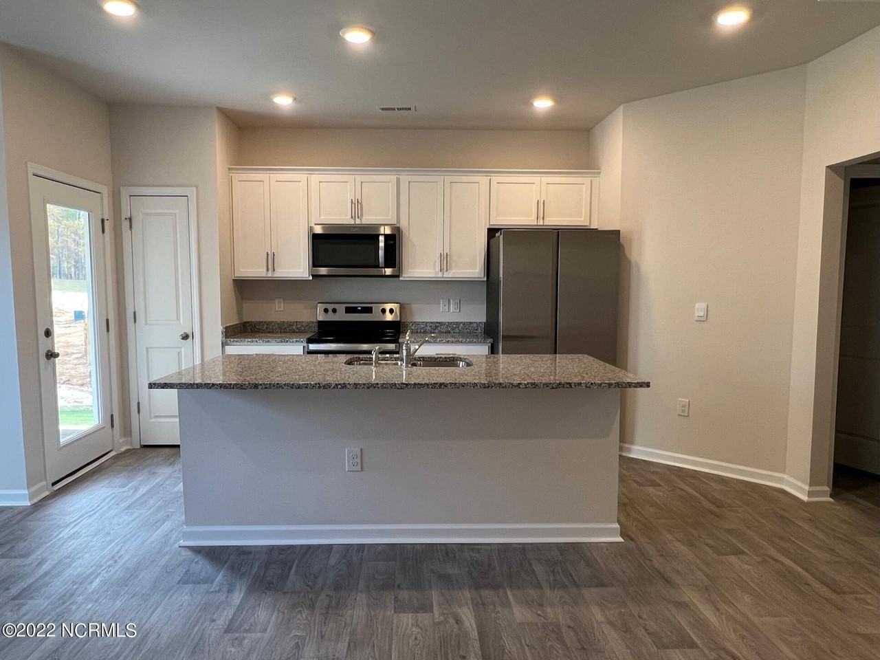 1600 Gracie Ln - Photo 4 of 21