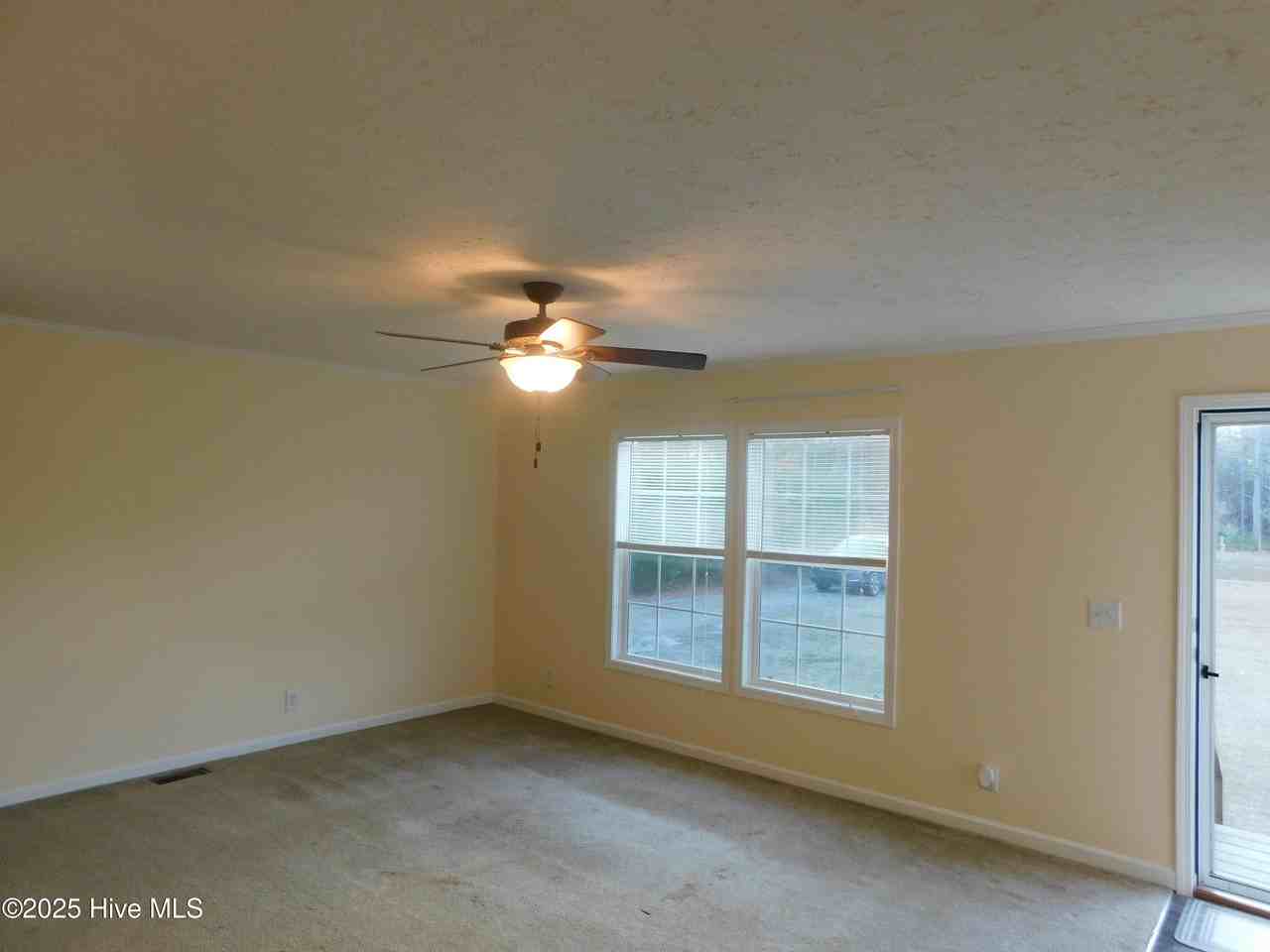 1019 Harkers Island Rd - Photo 2 of 14