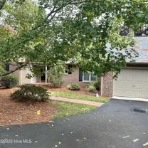 9 Saint James Circle - Photo 1 of 1