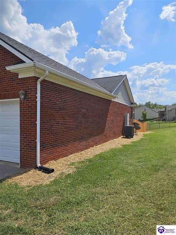 118 Twin Lakes Drive - Photo 2 of 45