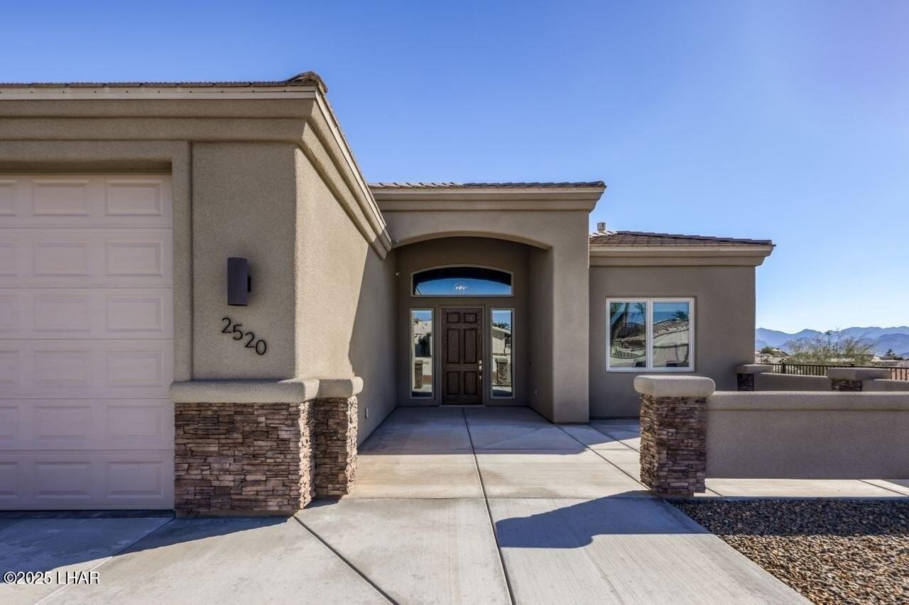 2520 Demaret Drive - Photo 4 of 44