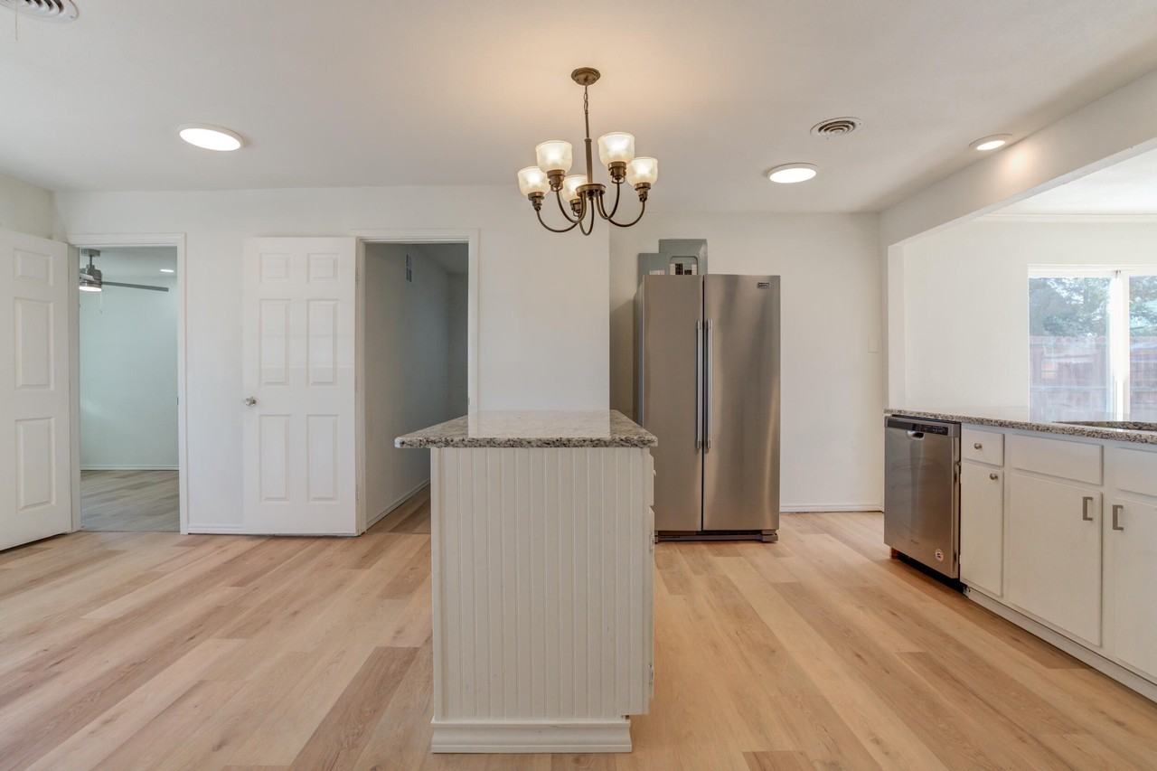 4008 26th St - Photo 5 of 45