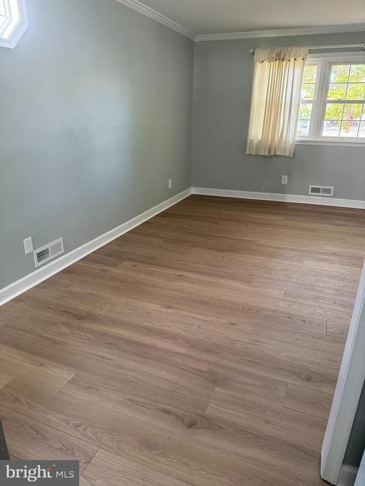 810 S Harmony Rd - Photo 6 of 18