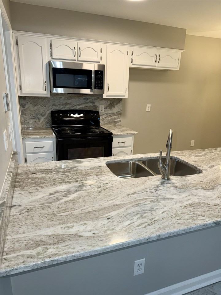 4834 Sturbridge Lane - Photo 5 of 13