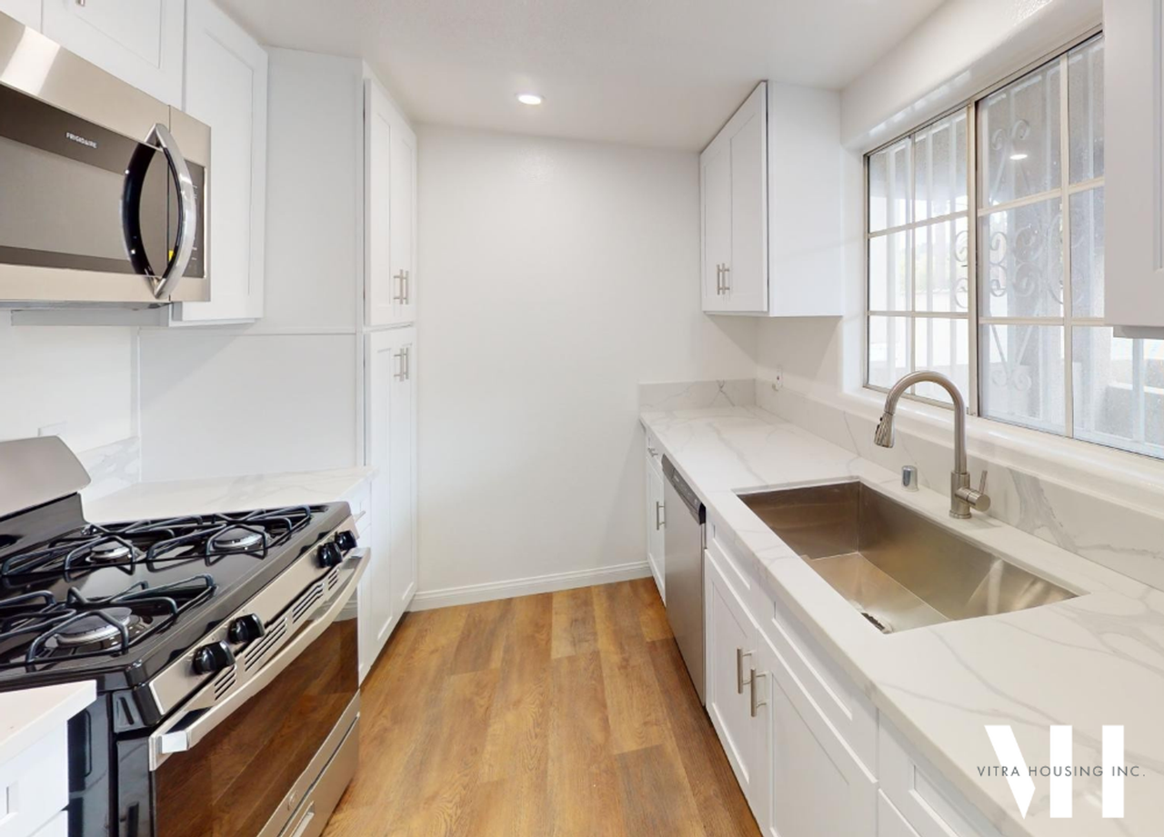 Portland Place: 2370 Portland Street - Photo 5 of 50