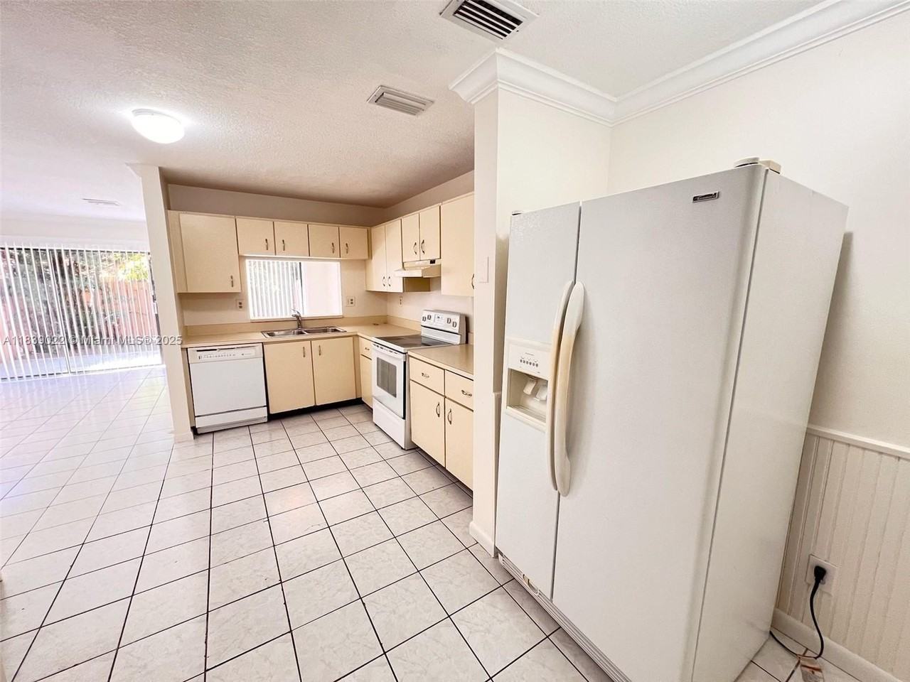 8032 Northwest 29th Street #7 - Photo 3 of 21