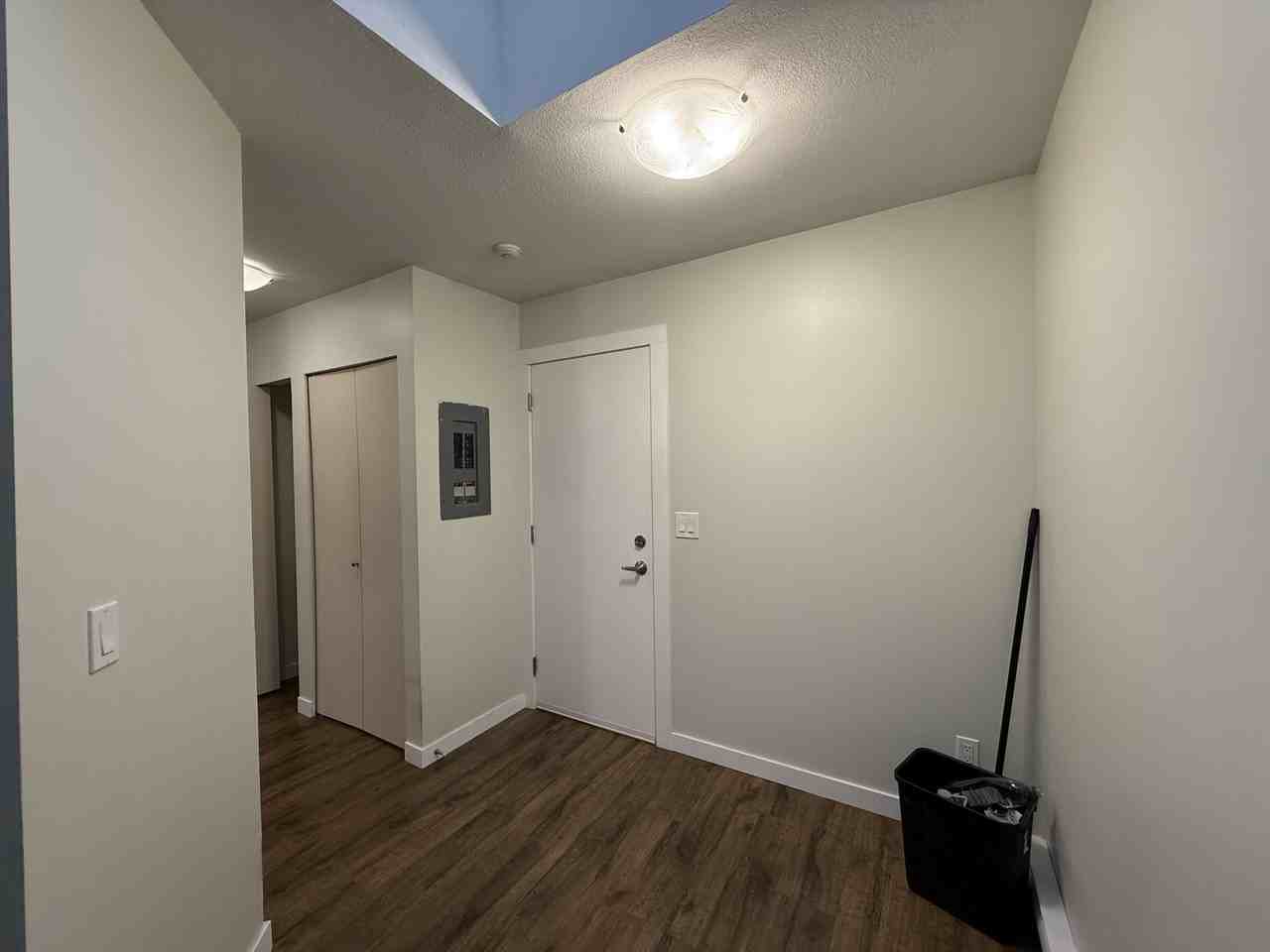 9461 301-9461 College St #1 - Photo 7 of 11