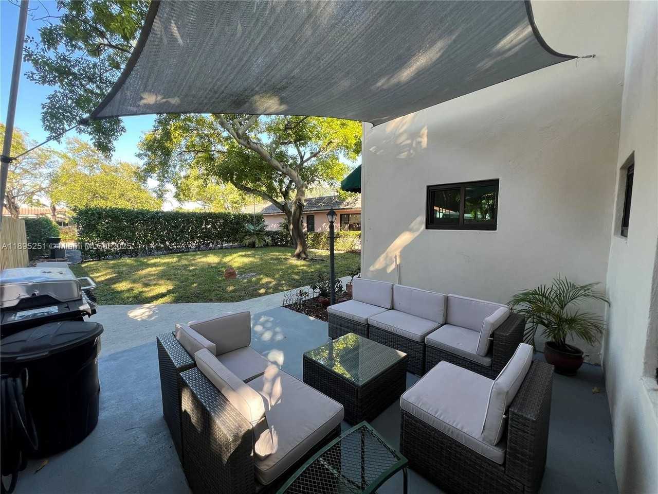 1534 Monroe St #FL2 - Photo 5 of 32