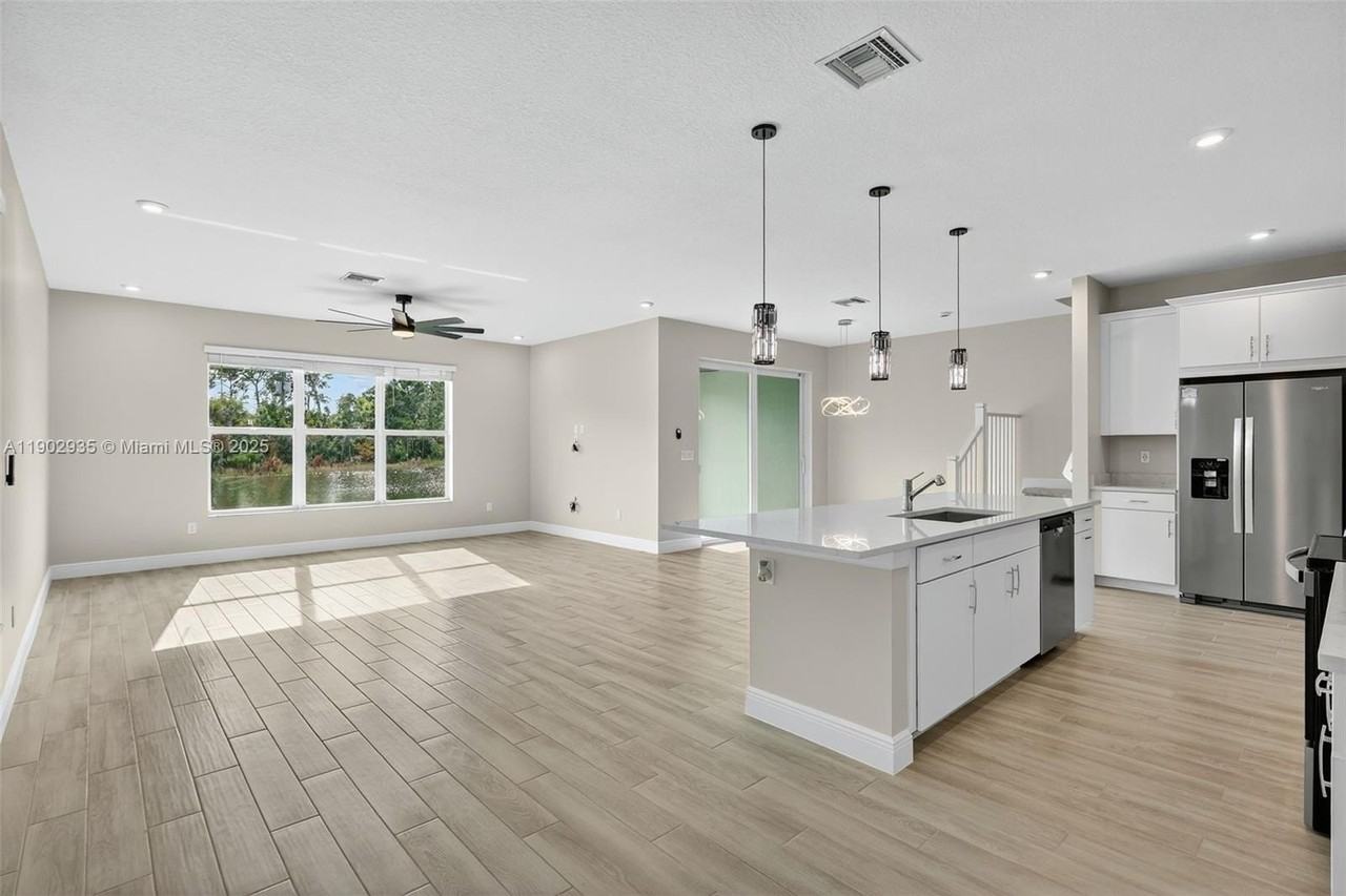 3508 Nw Solange Ct #0 - Photo 6 of 50